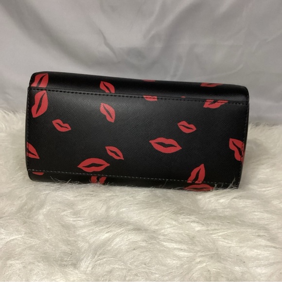 Kate Spade Small Madison Lips Toss Leather Duffle Crossbody Bag EUC 88 - Picture 11 of 13